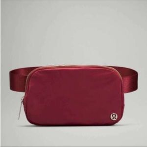 NWT OG Original Strap Mulled Wine Lululemon Everywhere Belt Bag Fanny